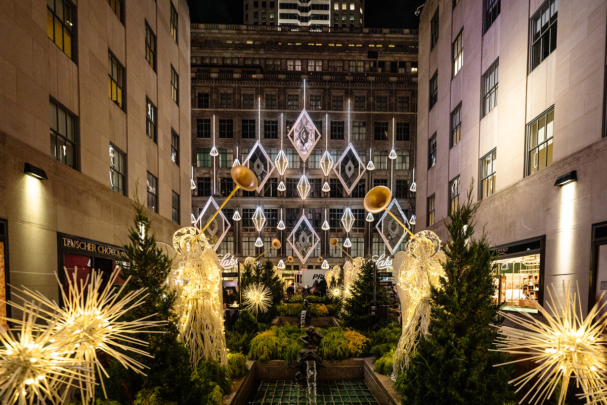 Saks Fifth Avenue | American Christmas